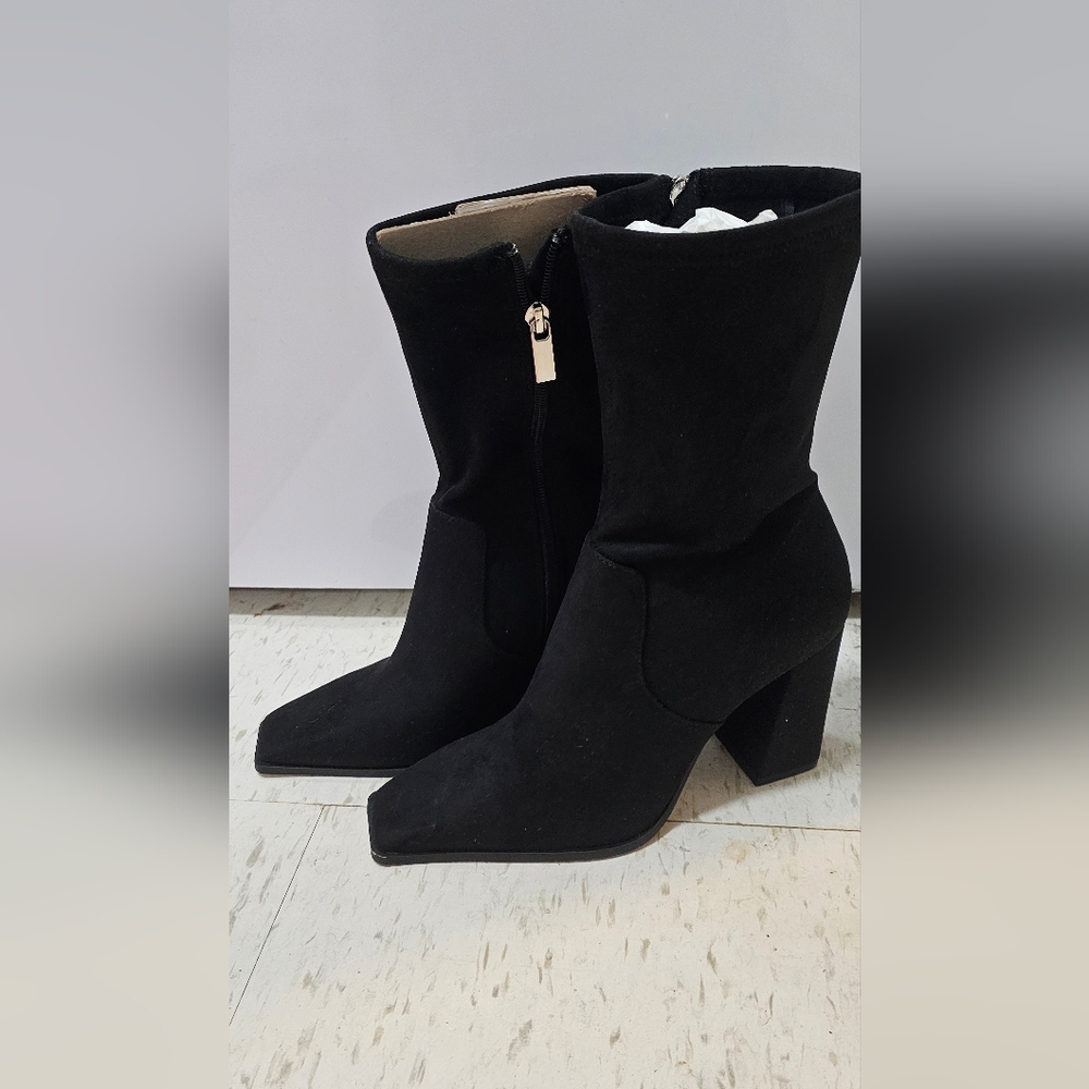 New brand Black Ankle Boots - Size 8.5
